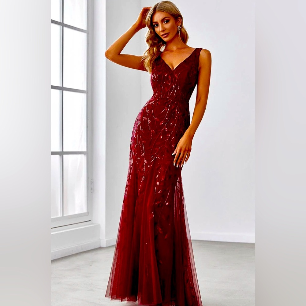 NWOT Burgundy Formal Dresss perfect for upcoming holiday parties!